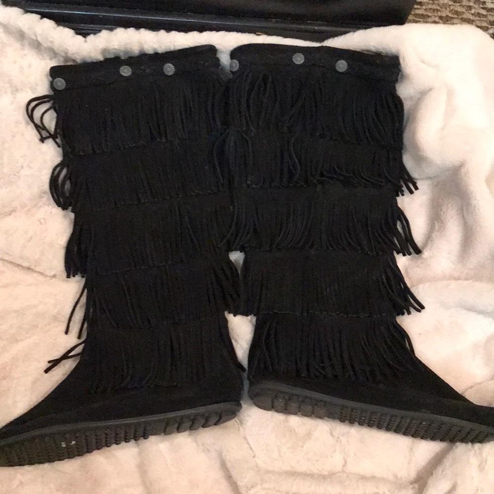 Minnetonka fringe boots